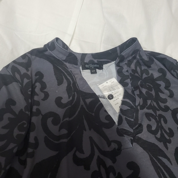 eclipse top in dark grey and black. - Picture 5 of 6